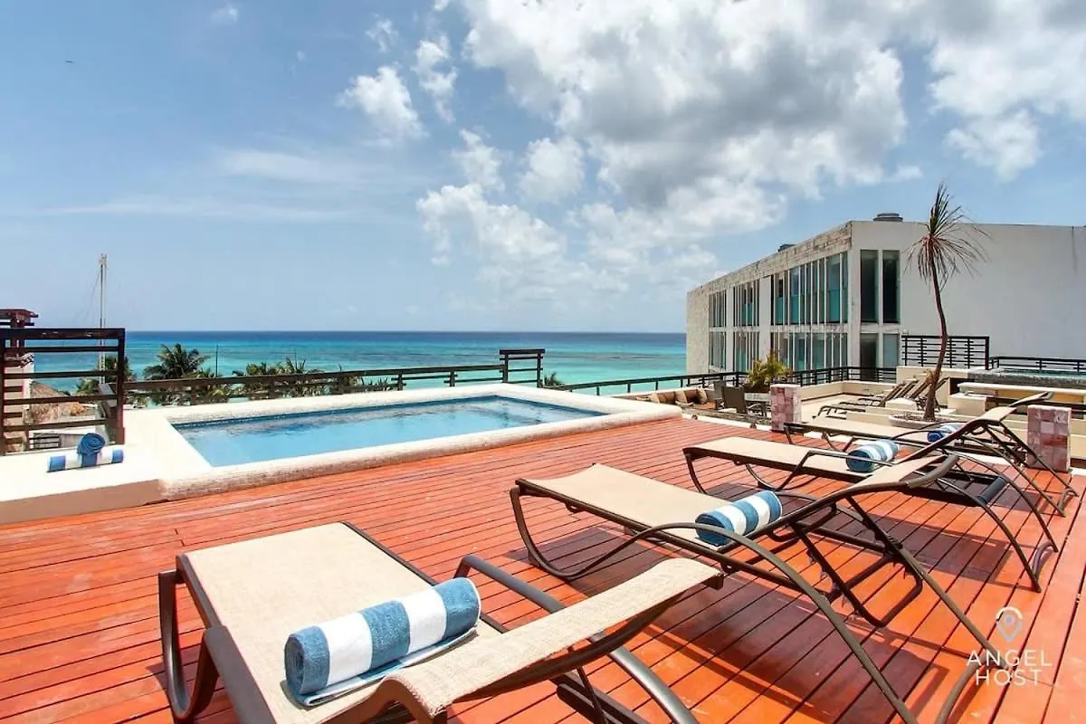 Beachfront Penthouse Oceanview Rooftop And Pool Playa del Carmen Mexiko