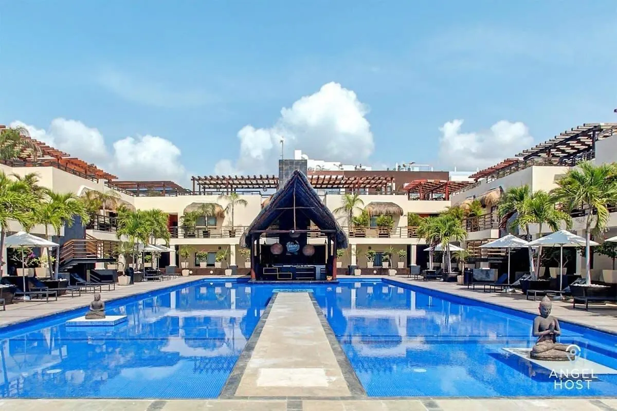 Beachfront Penthouse Oceanview Rooftop And Pool Playa del Carmen