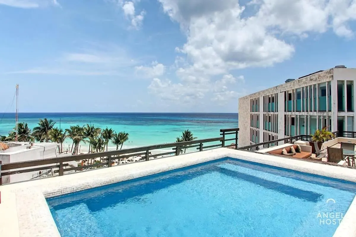 Beachfront Penthouse Oceanview Rooftop And Pool Playa del Carmen